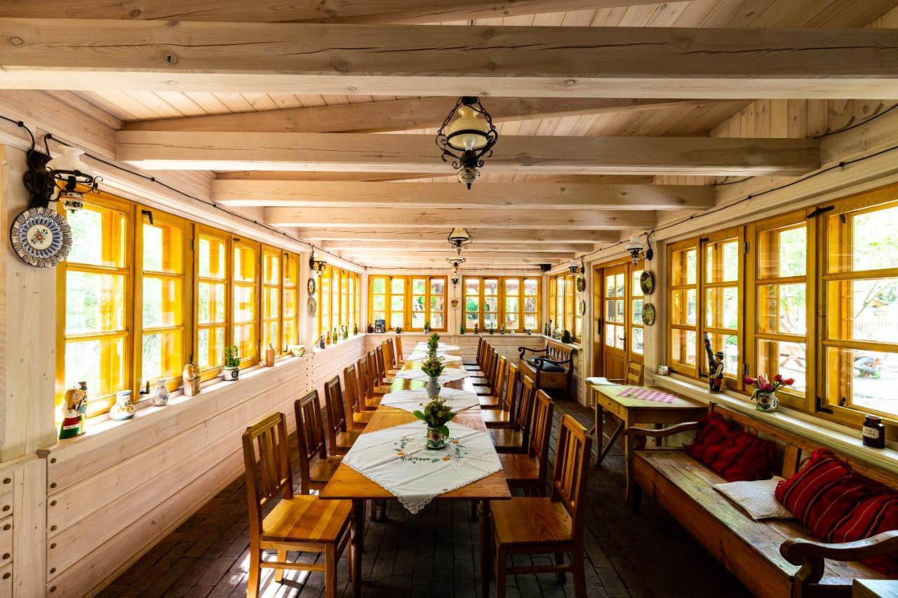 Oberza Pod Zlotym Prosiakiem Hotel Nieborow Exterior photo